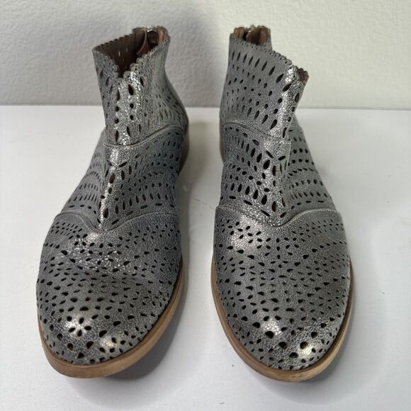 Sundance Women's Gray Eyelet Cut Vera Comma Leather Ankle Boots Size 39 - Picture 2 of 5